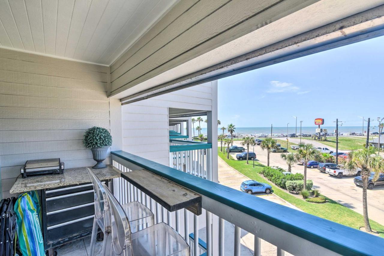 With Oceanfront Views And 2 Pools *