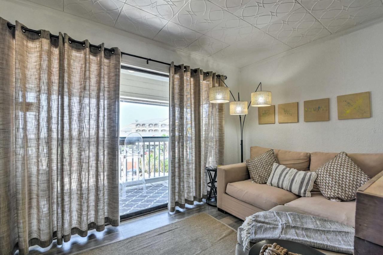 With Oceanfront Views And 2 Pools *