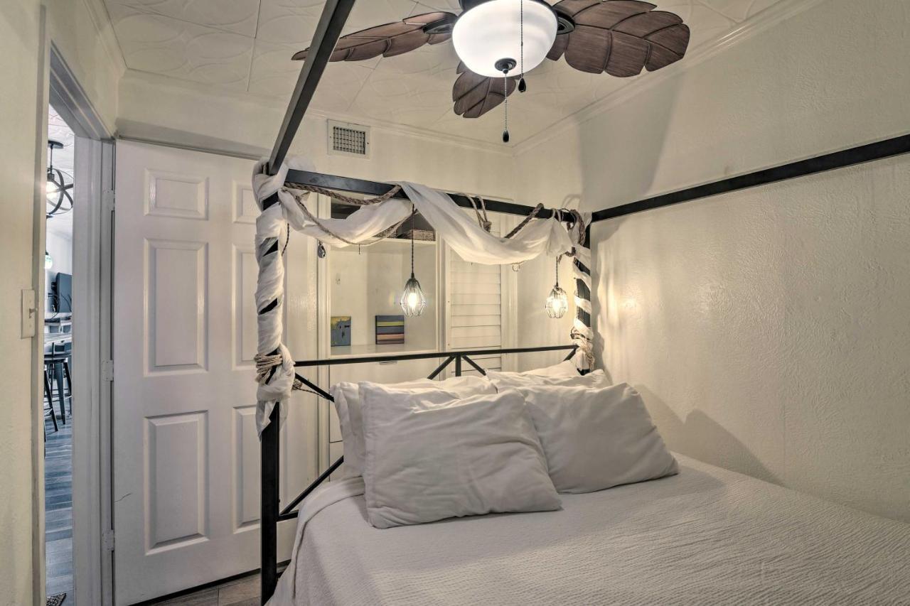 With Oceanfront Views And 2 Pools * Galveston