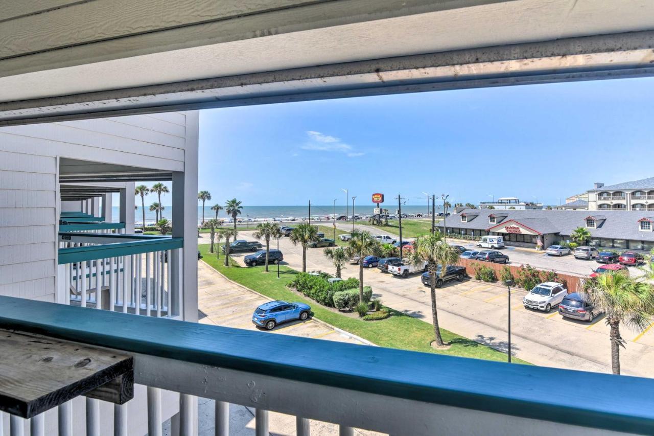 With Oceanfront Views And 2 Pools *