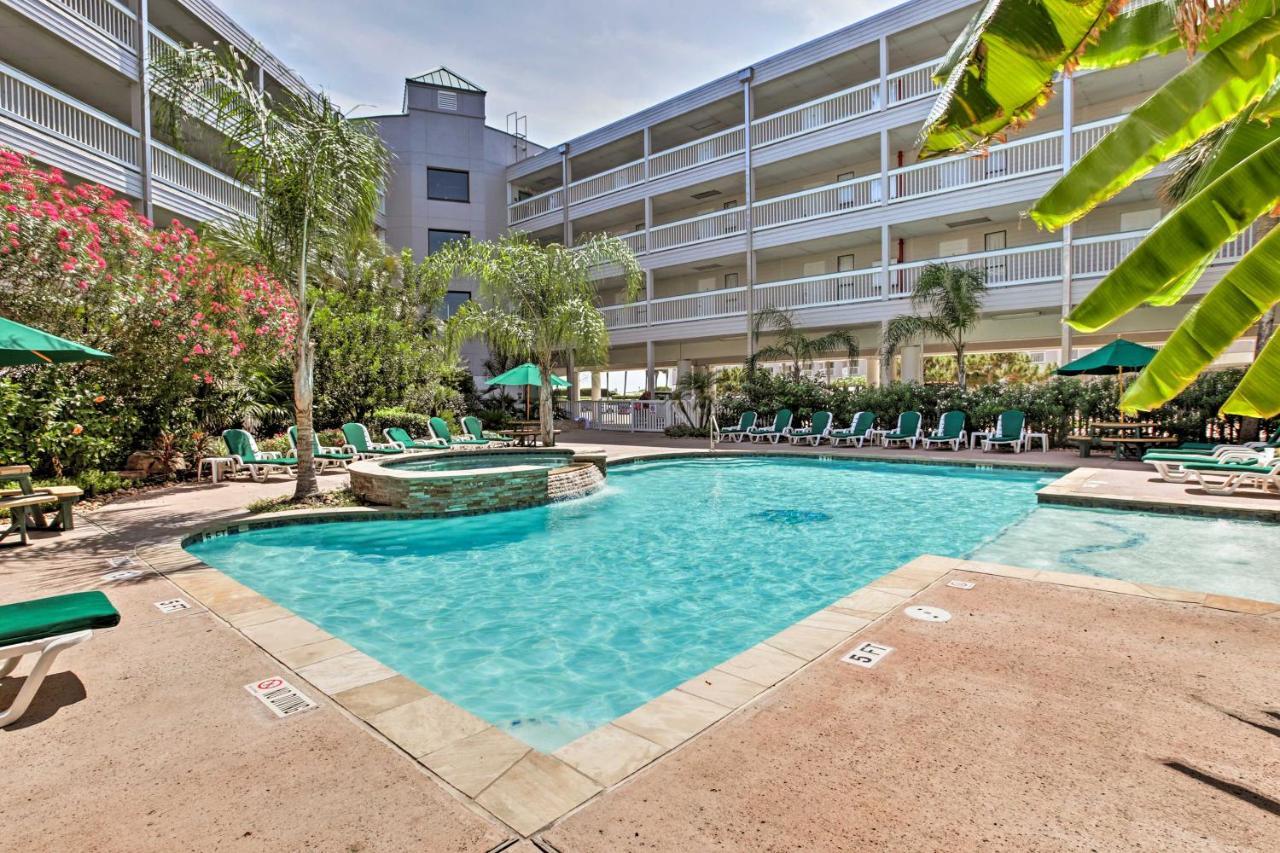 Apartment With Oceanfront Views And 2 Pools Galveston