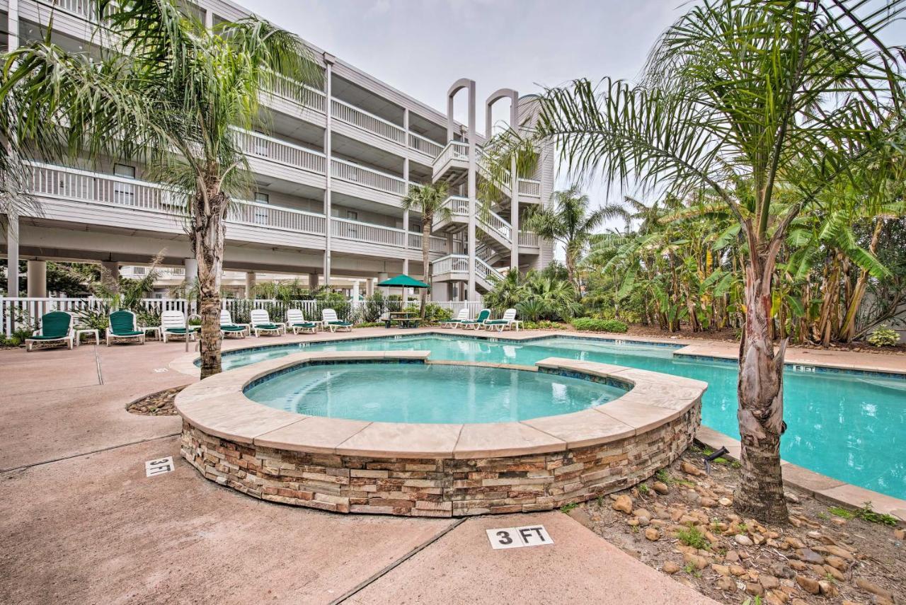 Apartment With Oceanfront Views And 2 Pools